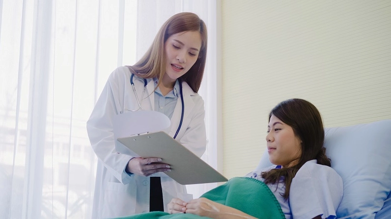 Người bệnh được bác sĩ hướng dẫn sau phẫu thuật nên ăn gì, kiêng gì để hồi phục sức khỏe tốt