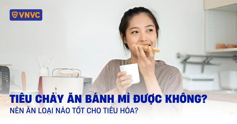 Người bị tiêu chảy nên ăn cháo trắng hoặc cơm trắng để dễ tiêu hóa.