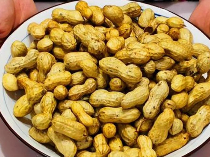 Người đau dạ dày nên ăn lạc luộc, rang ít dầu, ăn 50g/ 1 lần và 2-3 lần/ tuần