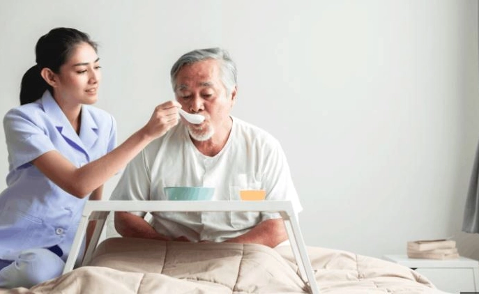 Người ốm nên ăn gì? 15+ Thực phẩm Vàng Hồi Phục Nhanh