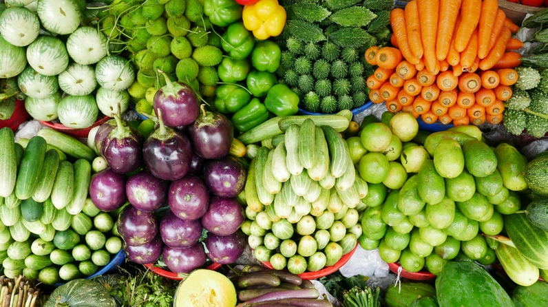 Người uống thuốc chống đông máu nên ưu tiên rau xanh, trái cây tươi