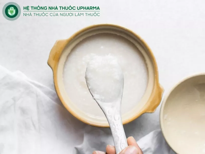 Nhiễm trùng đường ruột nên ăn cháo trắng