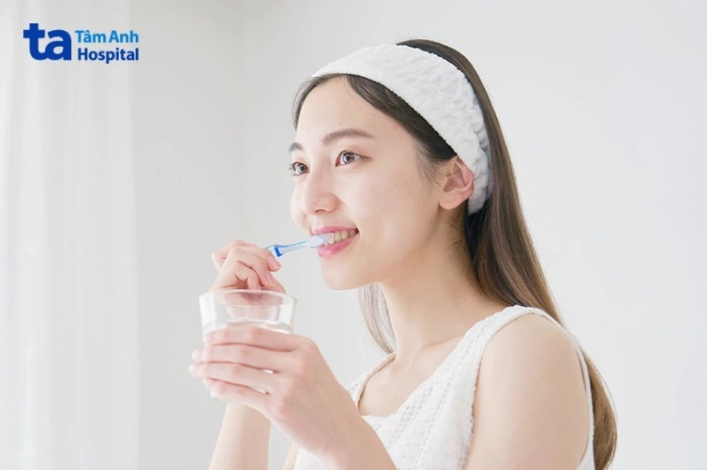 nhổ răng khôn xong nên làm gì