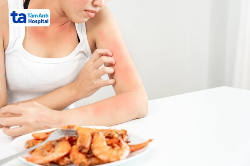 Tác hại có thể xảy ra của việc ăn tôm không đúng cách
