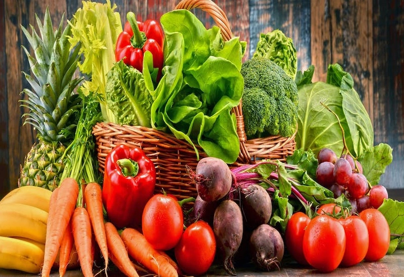 Tăng cường các loại rau củ quả giàu Vitamin A và Vitamin C để đánh bay cơn ho
