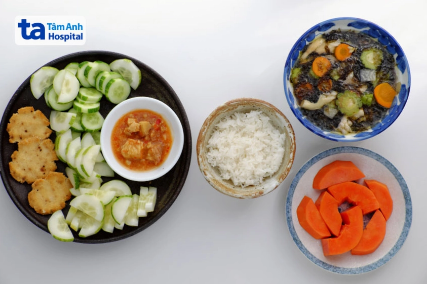 Thực đơn giúp mẹ phục hồi sức khỏe và có sữa cho con
